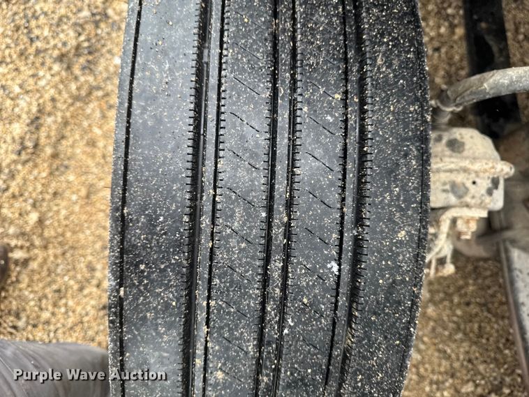 image for item YA2394 2017 Freightliner Cascadia 125 semi truck