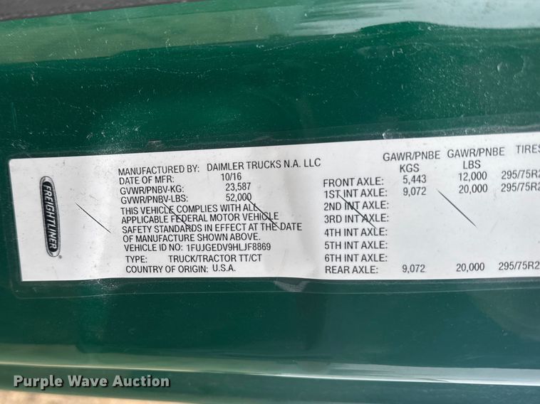 image for item YA2394 2017 Freightliner Cascadia 125 semi truck