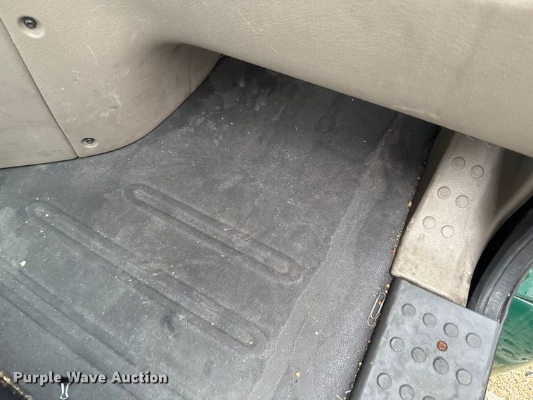 image for item YA2395 2017 Freightliner Cascadia 125 semi truck