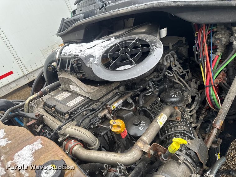 image for item YA2395 2017 Freightliner Cascadia 125 semi truck