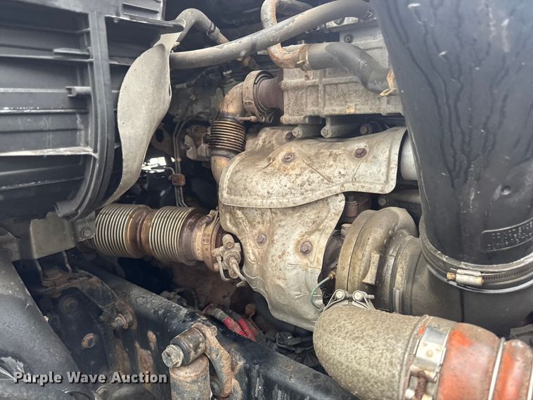 image for item YA2395 2017 Freightliner Cascadia 125 semi truck