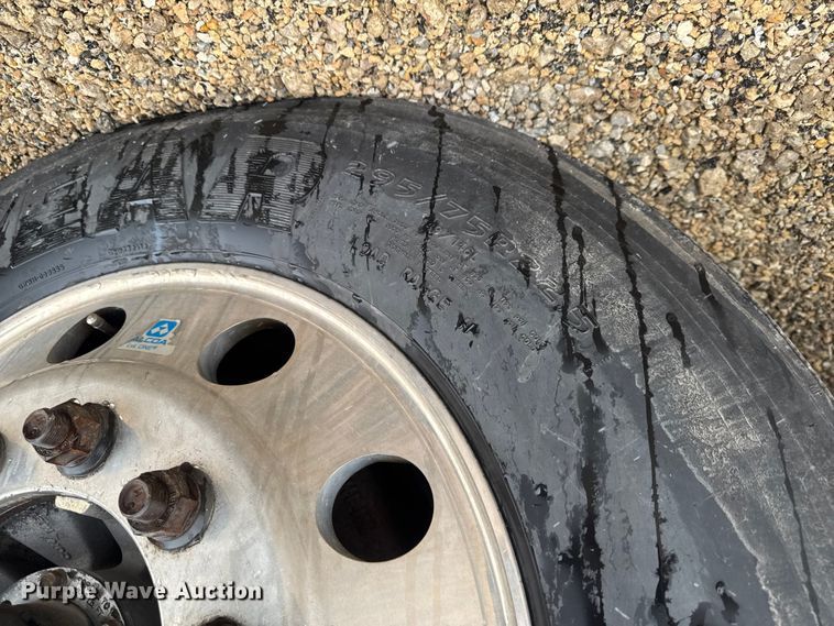 image for item YA2395 2017 Freightliner Cascadia 125 semi truck