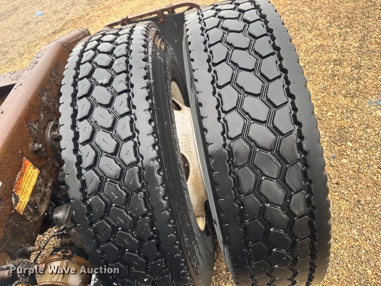 image for item YA2395 2017 Freightliner Cascadia 125 semi truck