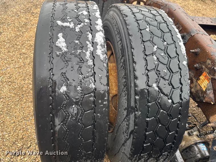 image for item YA2395 2017 Freightliner Cascadia 125 semi truck