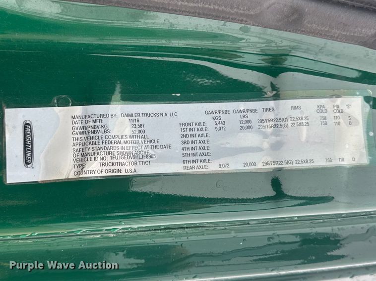 image for item YA2395 2017 Freightliner Cascadia 125 semi truck