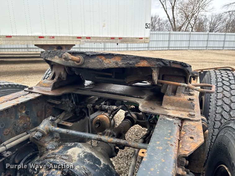 image for item YA2396 2017 Freightliner Cascadia 125 semi truck