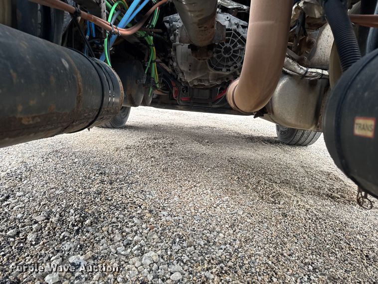 image for item YA2396 2017 Freightliner Cascadia 125 semi truck