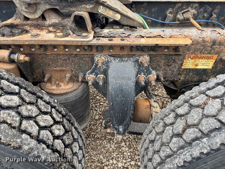 image for item YA2396 2017 Freightliner Cascadia 125 semi truck