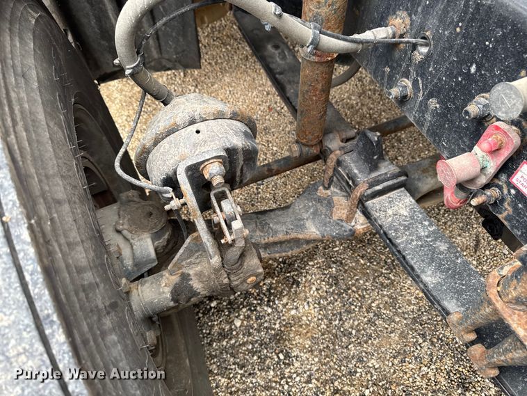 image for item YA2396 2017 Freightliner Cascadia 125 semi truck