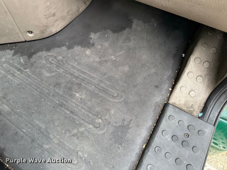 image for item YA2396 2017 Freightliner Cascadia 125 semi truck