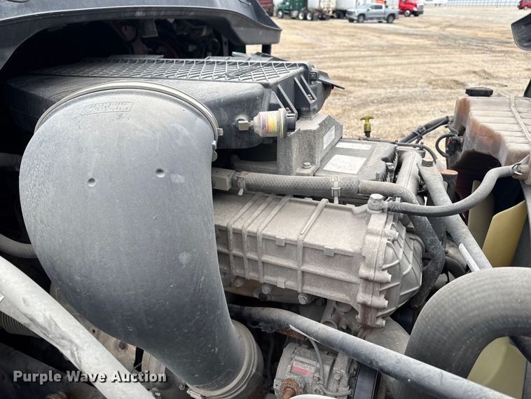 image for item YA2396 2017 Freightliner Cascadia 125 semi truck