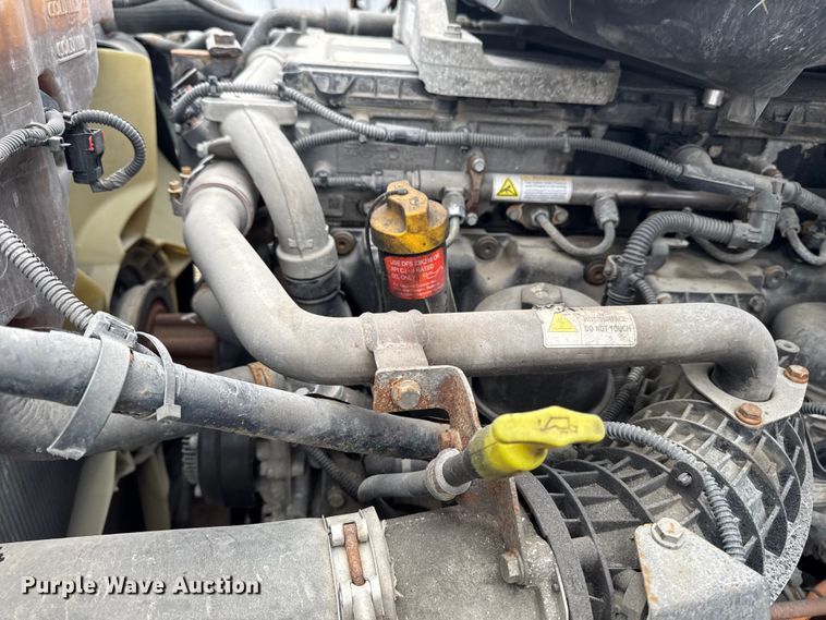 image for item YA2396 2017 Freightliner Cascadia 125 semi truck