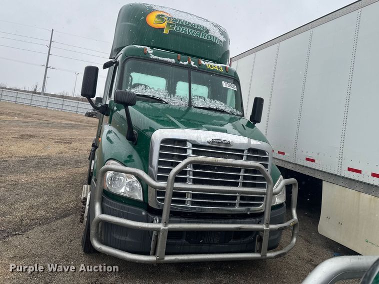 image for item YA2397 2017 Freightliner Cascadia 125 semi truck