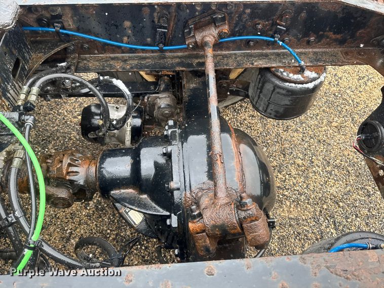 image for item YA2397 2017 Freightliner Cascadia 125 semi truck