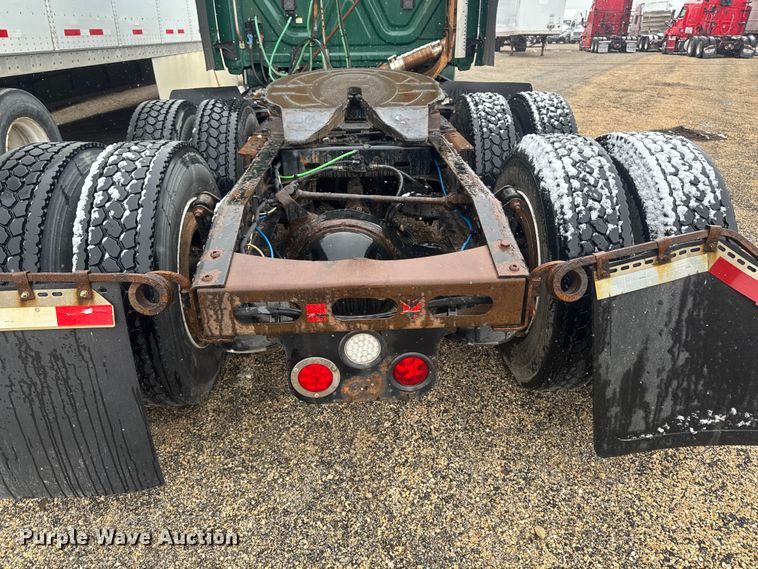 image for item YA2397 2017 Freightliner Cascadia 125 semi truck