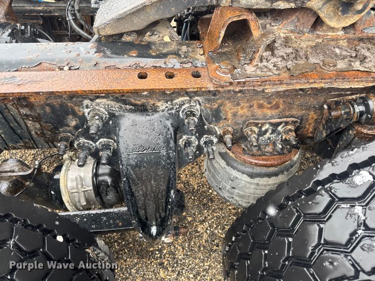 image for item YA2397 2017 Freightliner Cascadia 125 semi truck