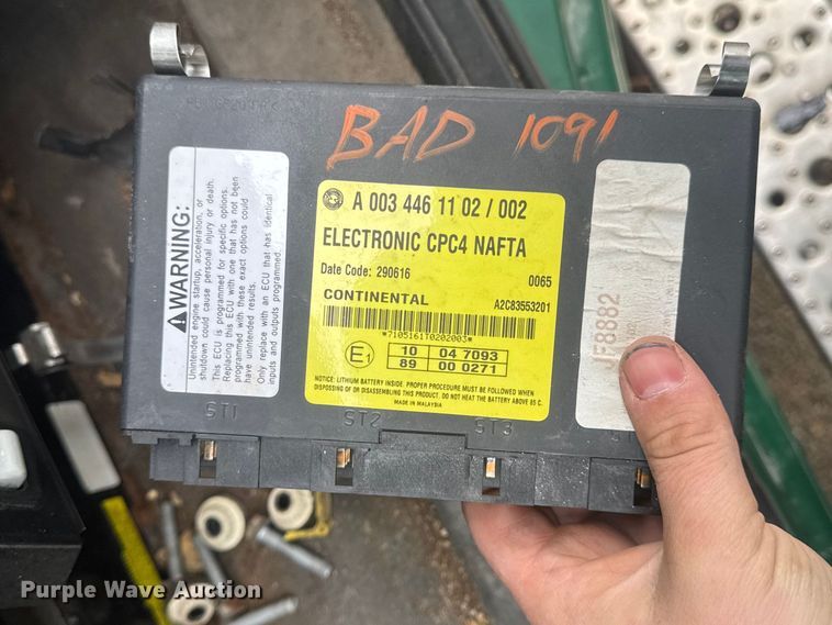 image for item YA2397 2017 Freightliner Cascadia 125 semi truck