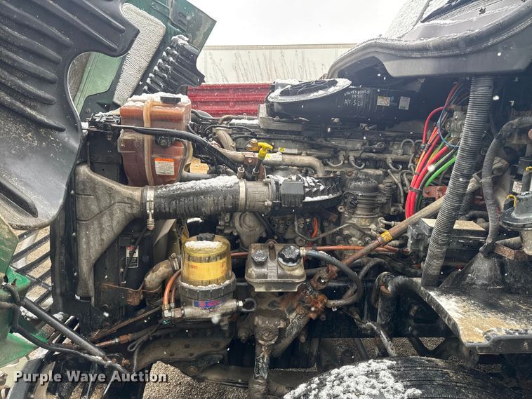 image for item YA2397 2017 Freightliner Cascadia 125 semi truck