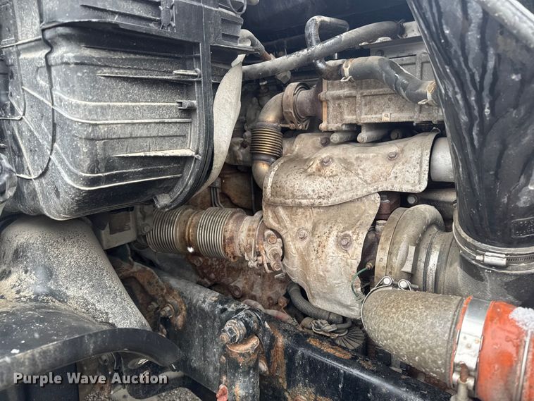 image for item YA2397 2017 Freightliner Cascadia 125 semi truck