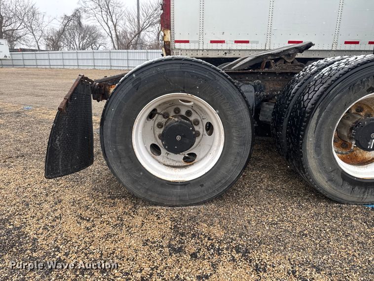 image for item YA2397 2017 Freightliner Cascadia 125 semi truck