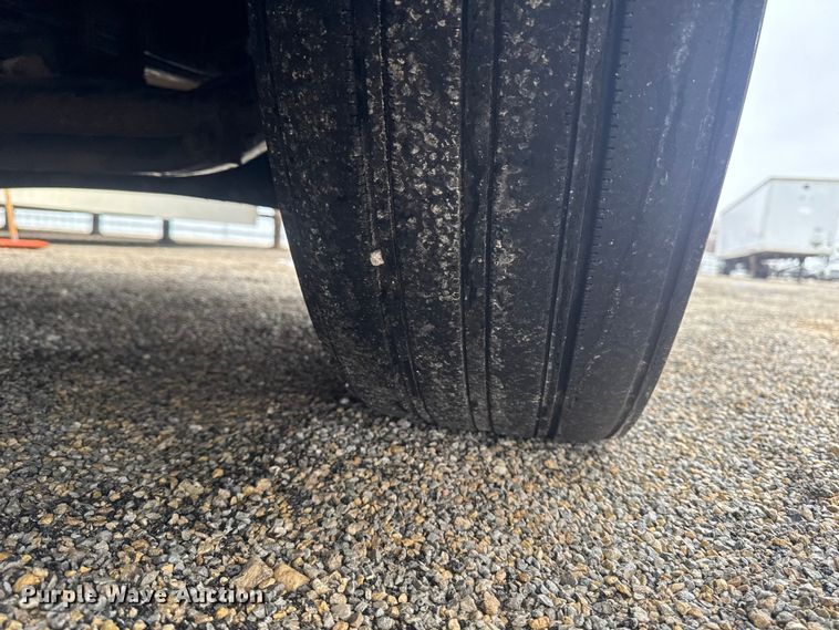 image for item YA2397 2017 Freightliner Cascadia 125 semi truck