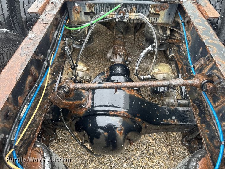 image for item YA2398 2017 Freightliner Cascadia 125 semi truck