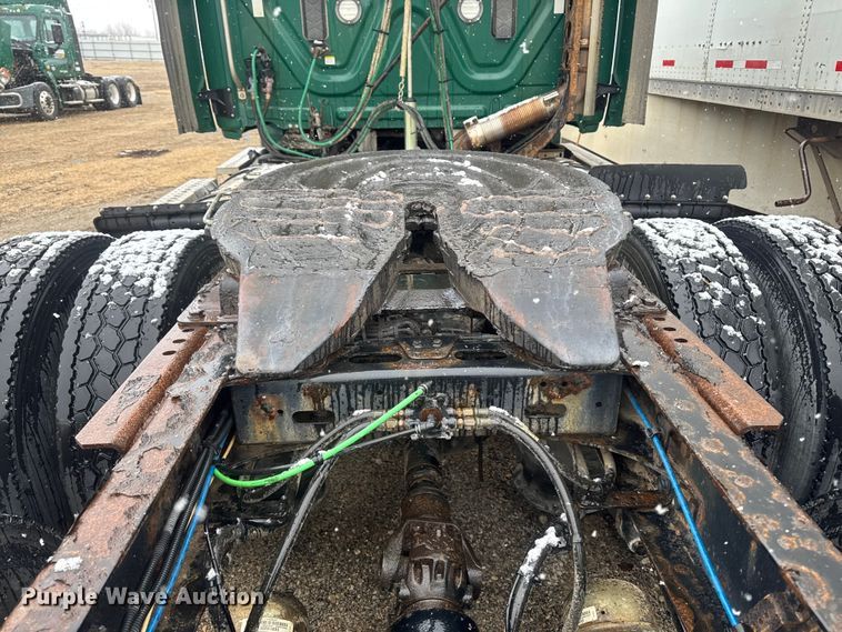 image for item YA2398 2017 Freightliner Cascadia 125 semi truck