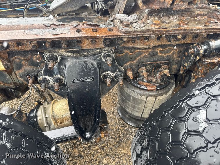 image for item YA2398 2017 Freightliner Cascadia 125 semi truck