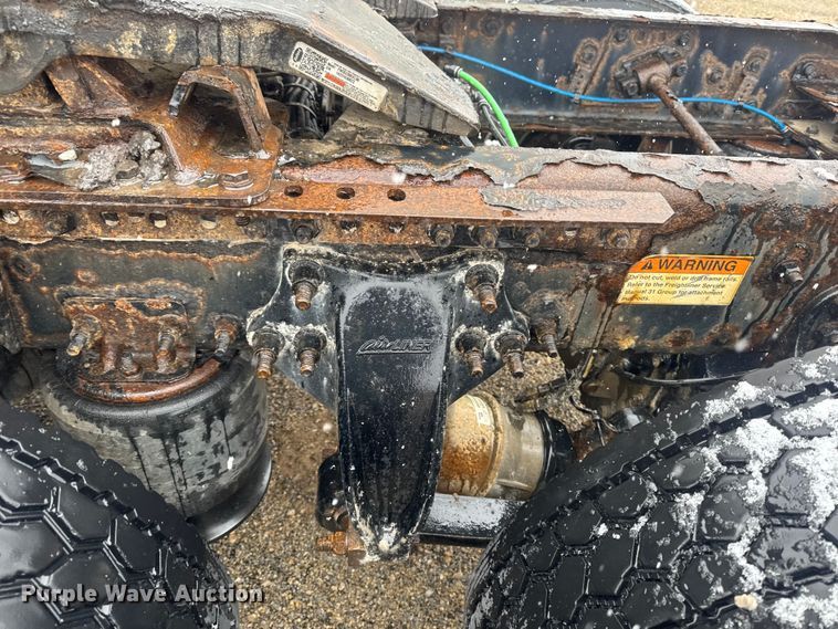 image for item YA2398 2017 Freightliner Cascadia 125 semi truck