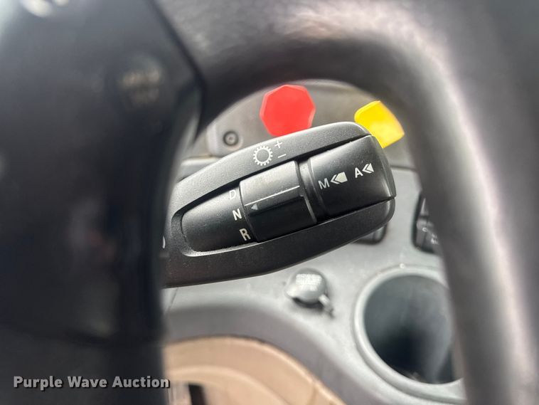 image for item YA2398 2017 Freightliner Cascadia 125 semi truck