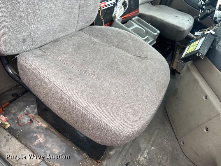 image for item YA2398 2017 Freightliner Cascadia 125 semi truck