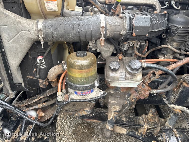 image for item YA2398 2017 Freightliner Cascadia 125 semi truck