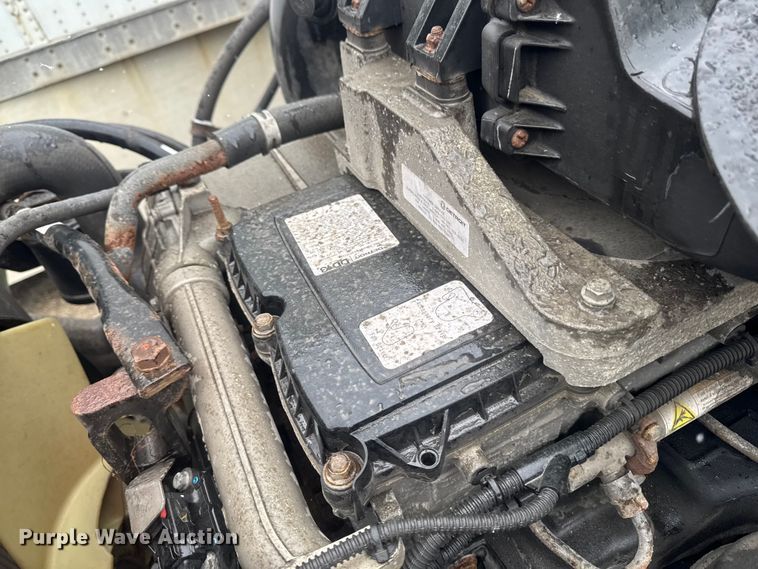 image for item YA2398 2017 Freightliner Cascadia 125 semi truck