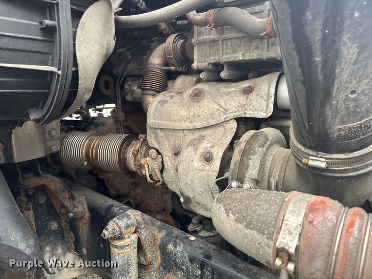 image for item YA2398 2017 Freightliner Cascadia 125 semi truck