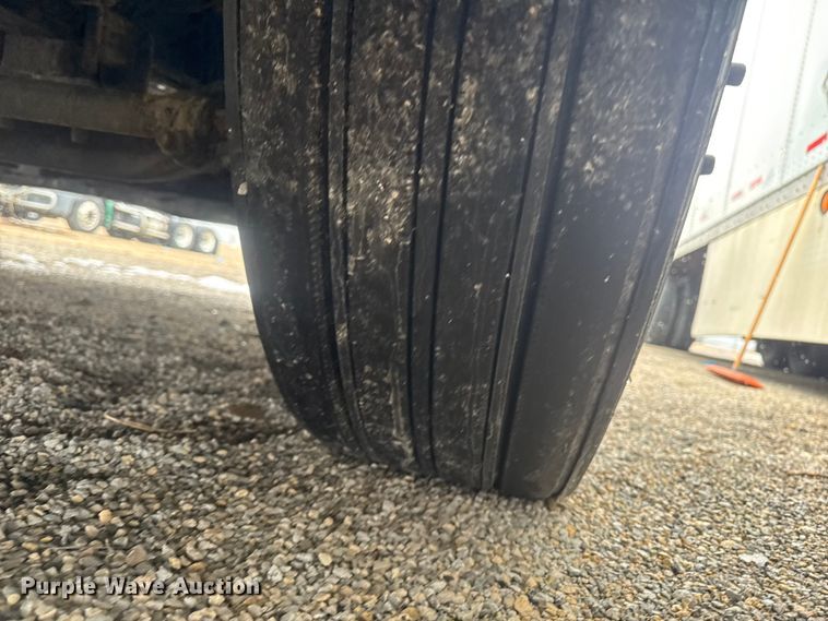 image for item YA2398 2017 Freightliner Cascadia 125 semi truck