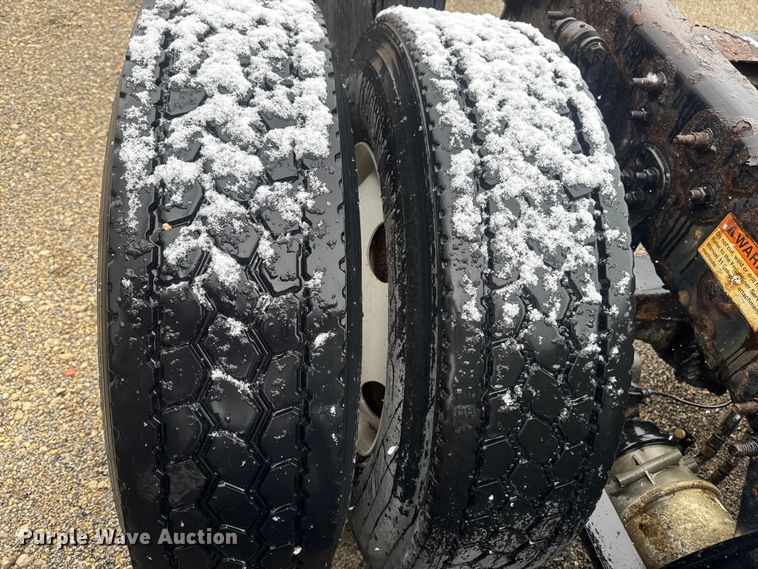 image for item YA2398 2017 Freightliner Cascadia 125 semi truck