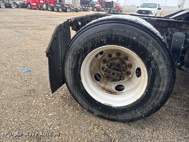 image for item YA2398 2017 Freightliner Cascadia 125 semi truck