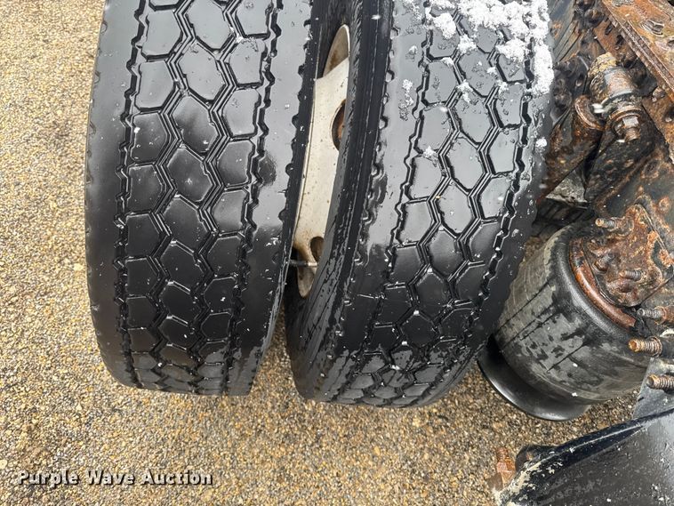 image for item YA2398 2017 Freightliner Cascadia 125 semi truck