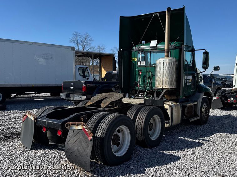 image for item YA2399 2016 Mack CXU semi truck