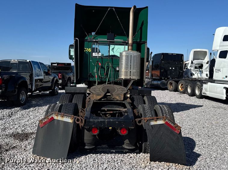 image for item YA2399 2016 Mack CXU semi truck