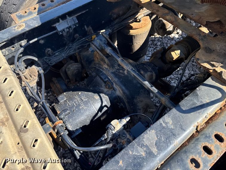 image for item YA2399 2016 Mack CXU semi truck