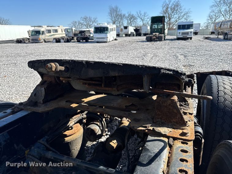 image for item YA2399 2016 Mack CXU semi truck