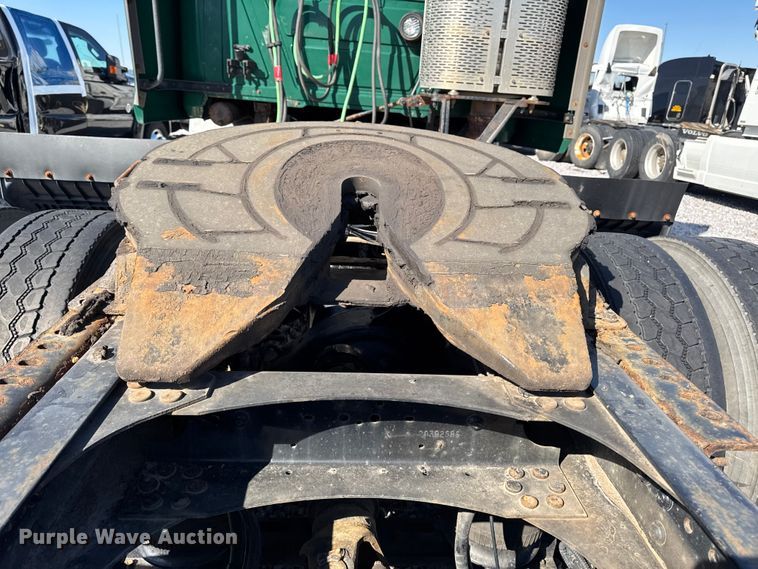 image for item YA2399 2016 Mack CXU semi truck