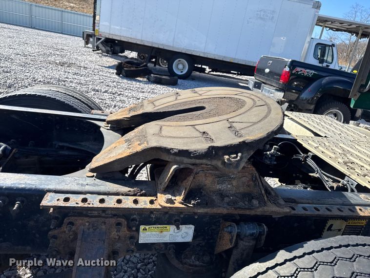 image for item YA2399 2016 Mack CXU semi truck