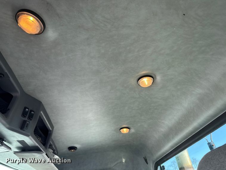 image for item YA2399 2016 Mack CXU semi truck