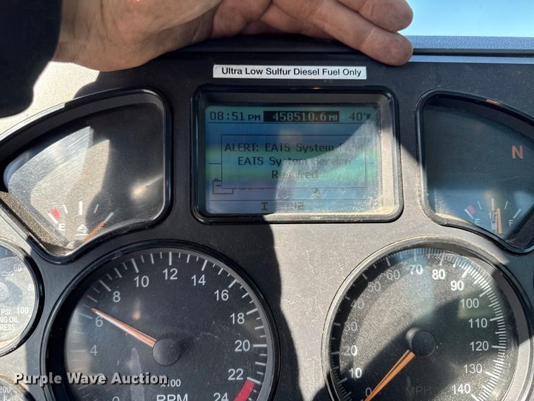 image for item YA2399 2016 Mack CXU semi truck