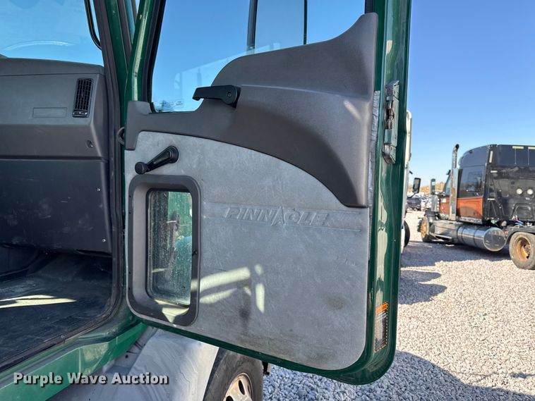 image for item YA2399 2016 Mack CXU semi truck