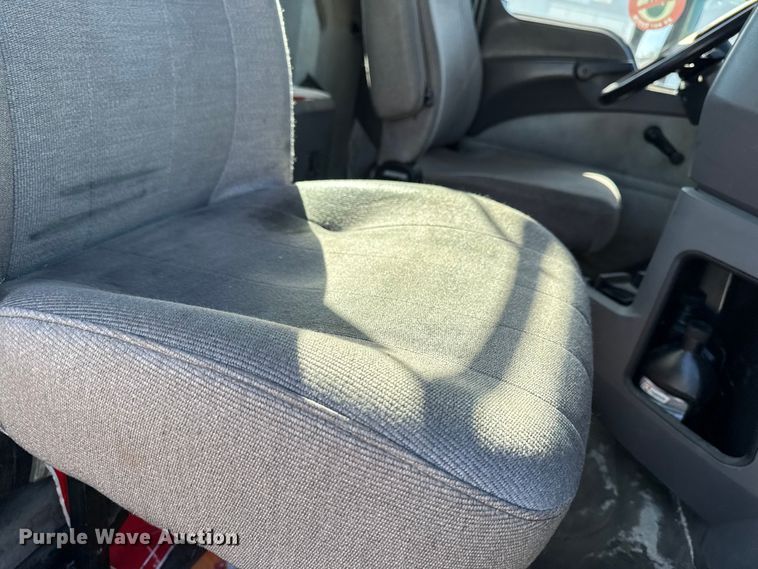 image for item YA2399 2016 Mack CXU semi truck