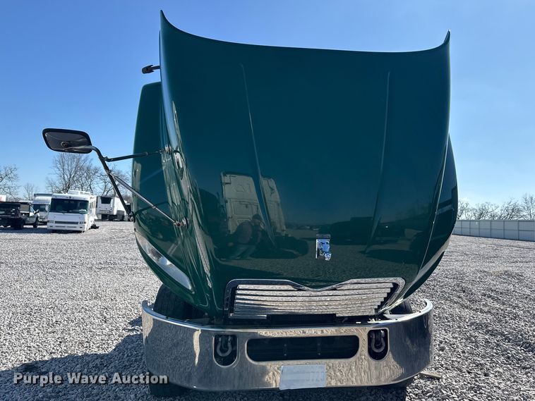 image for item YA2399 2016 Mack CXU semi truck