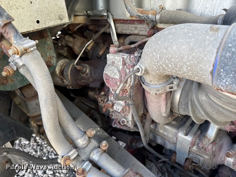 image for item YA2399 2016 Mack CXU semi truck